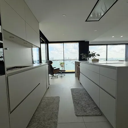 Oceanfront Luxury By Wave Apartment *