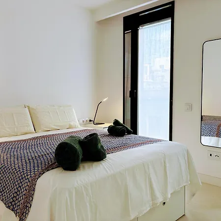 Oceanfront Luxury By Wave Apartment